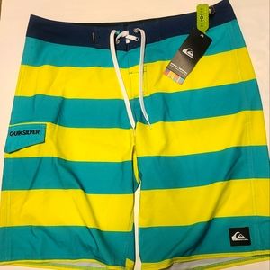 Quiksilver Boardshorts Size 34